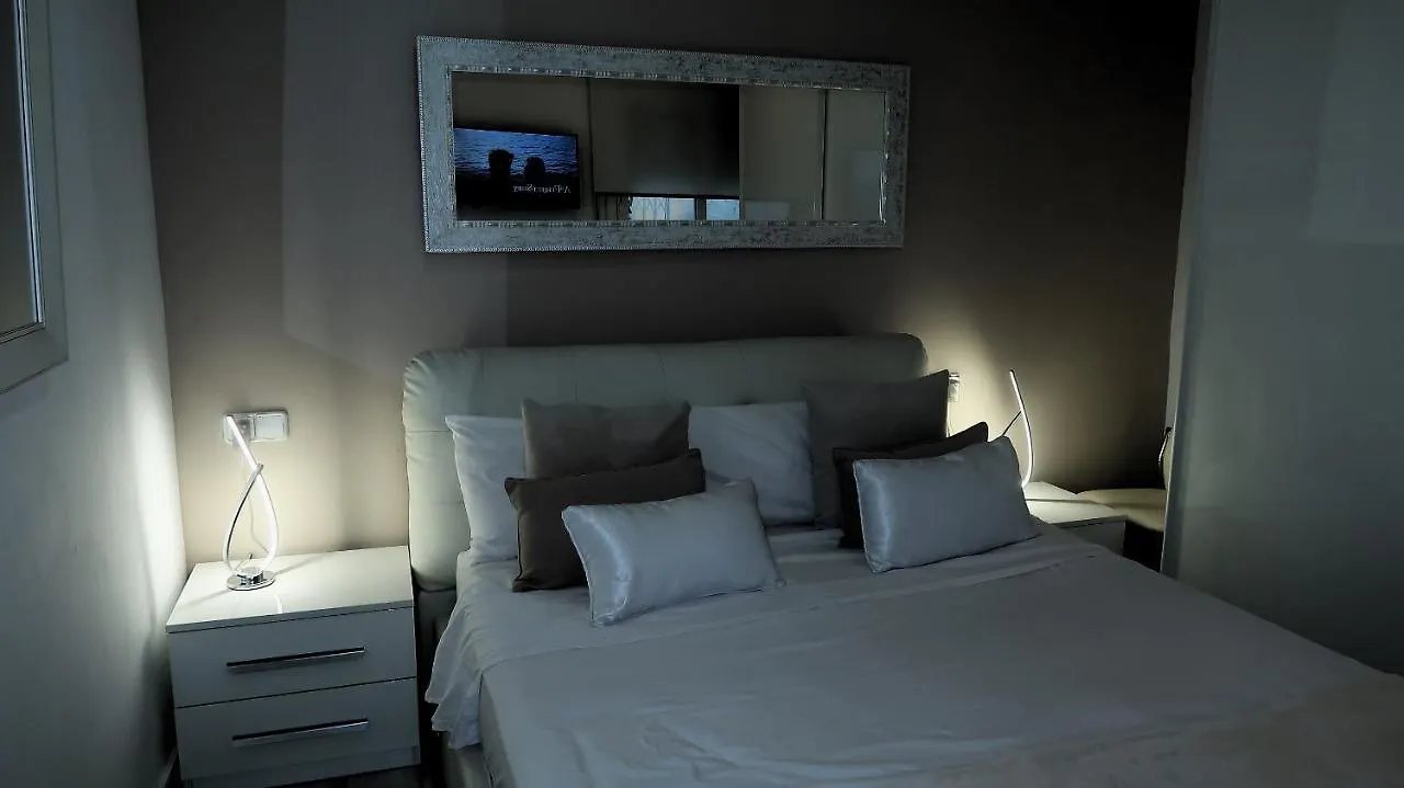 Entire Apartment , 2 Bedrooms Newly Remodeled Center Sitges Barcelona