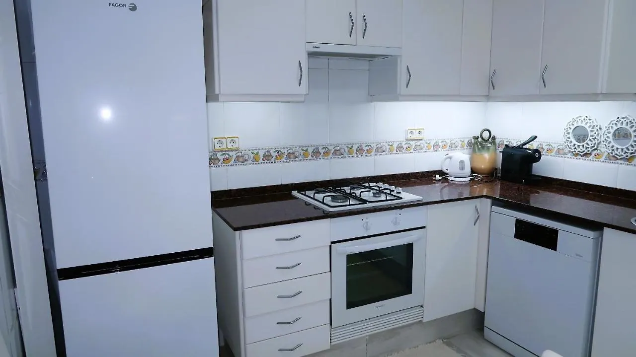 Entire Apartment , 2 Bedrooms Newly Remodeled Center Sitges Barcelona スペイン